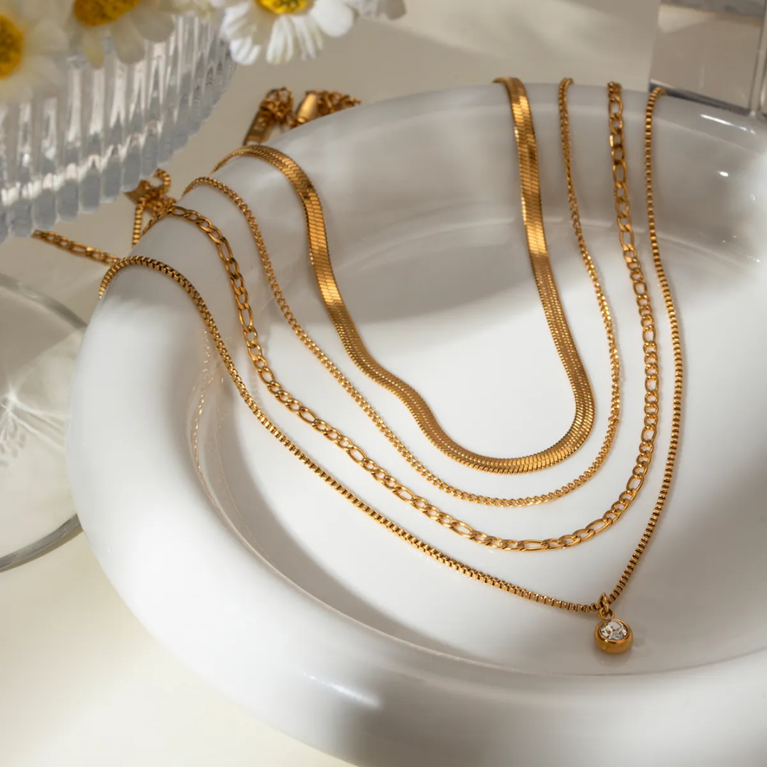 Amor Necklace